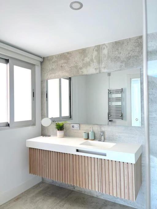 Moderno Y Completo Apartamento Frente Al Mar マラガ エクステリア 写真
